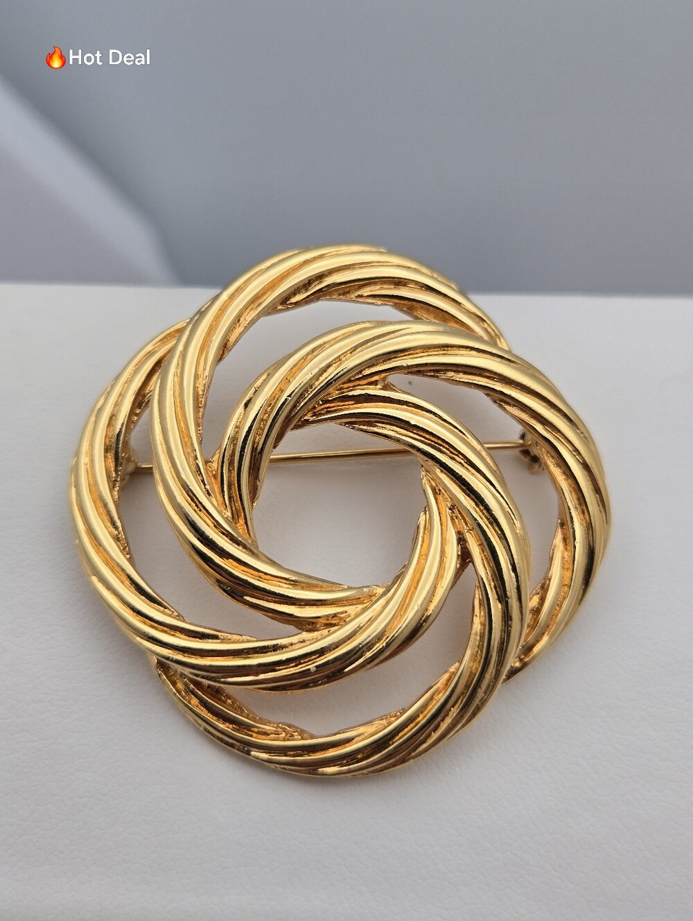 Monet Gold Tone Infinity Twist Knot Brooch Pin Textured Swirl 1.5" Monet